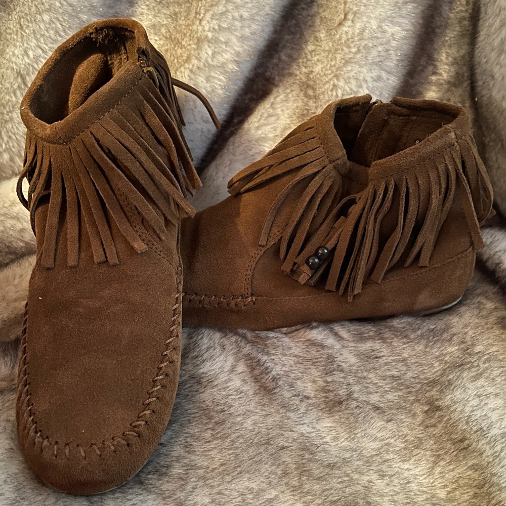 Cute brown booties 8.5